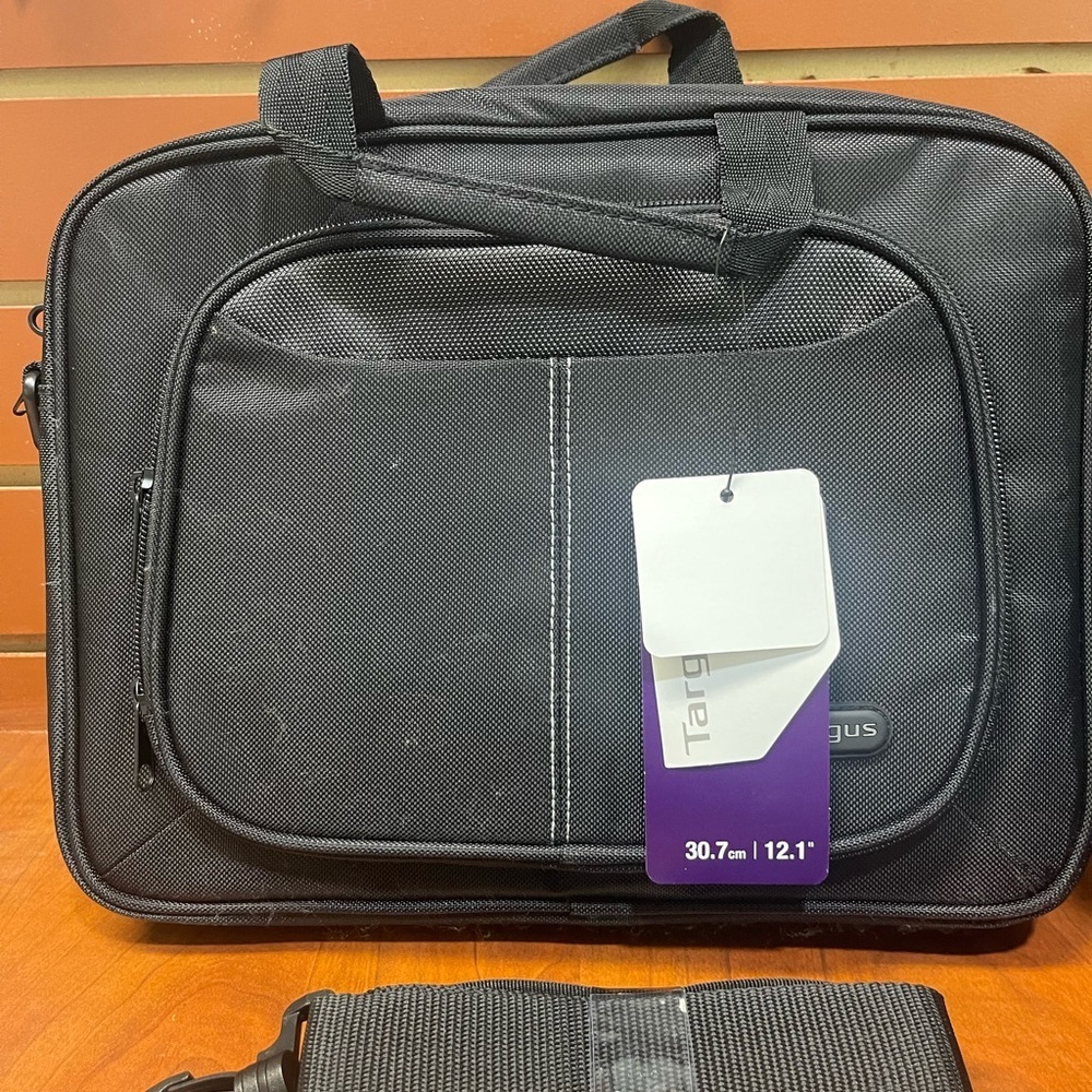 Targus Black Laptop Bag with Professional Design and Durable Build - Picture 6 of 6